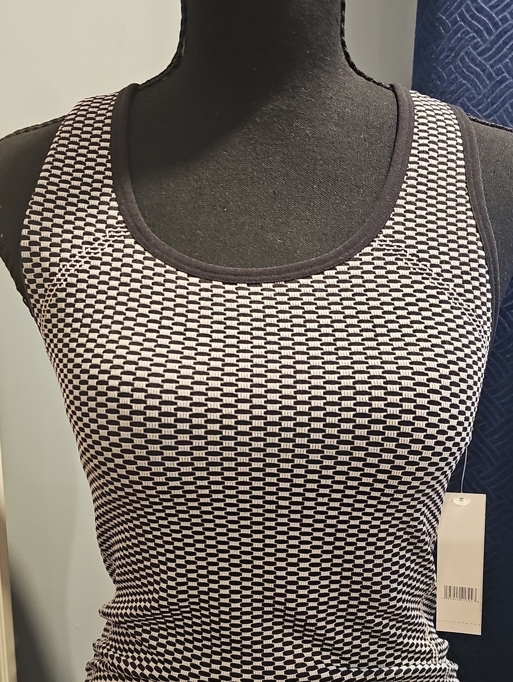 Tahari Sport Racerback Tank Sz S/M or L/XL NWT MSRP $68 - Picture 3 of 11